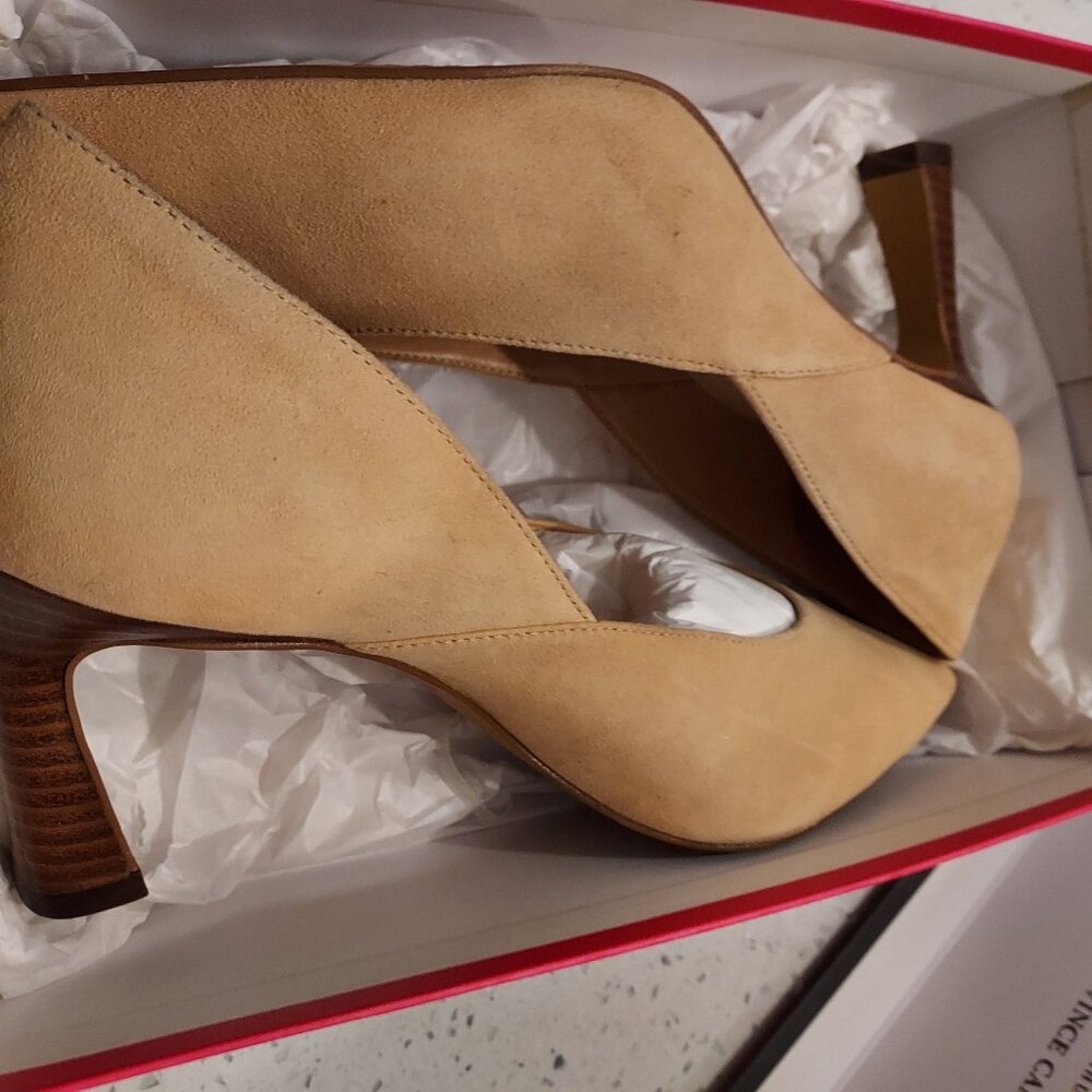 Beige Suede pumps